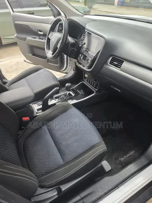 Mitsubishi Outlander SE FWD 2017 White