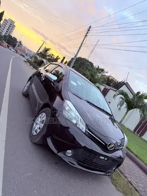 Toyota Vitz 2015 Black