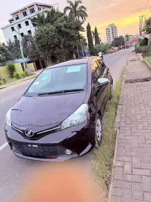 Toyota Vitz 2015 Black
