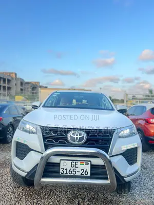 Toyota Fortuner 2.7 AWD 2021 White