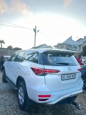 Toyota Fortuner 2.7 AWD 2021 White