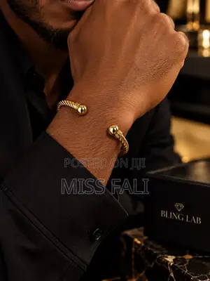 Casual Twist Cuff