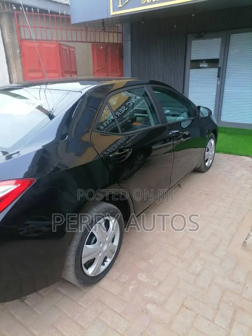 Toyota Corolla LE 4dr Sedan (1.8L 4cyl CVT) 2016 Black