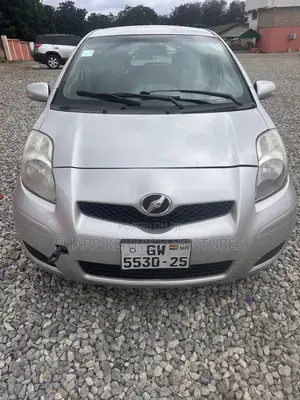 Toyota Vitz 1.3 FWD 5dr 2010 Silver