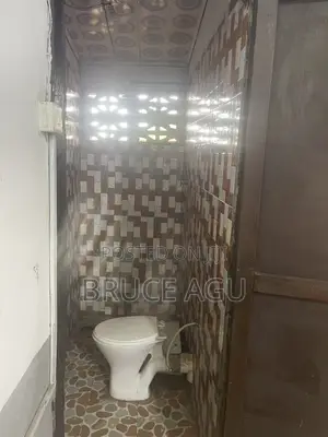 1bdrm Block of Flats in School Junction for rent