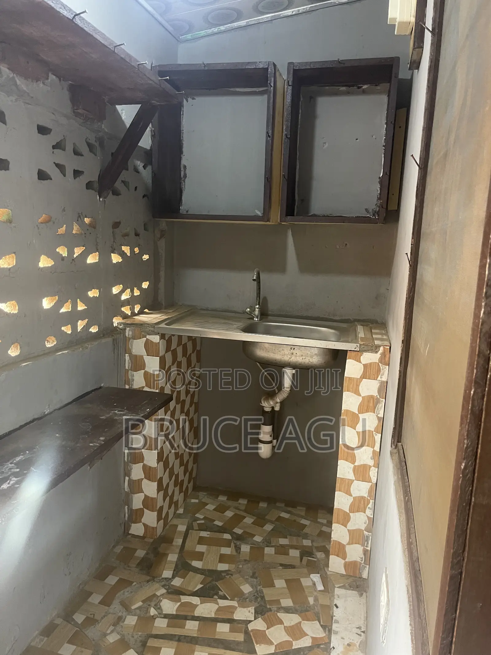 1bdrm Block of Flats in School Junction for rent