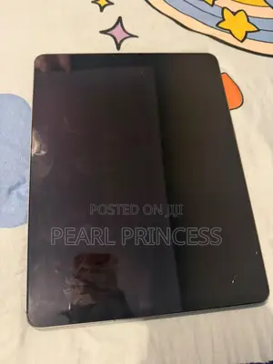 Apple iPad Pro 12.9 (2022) 128 GB Black