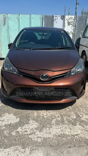 Toyota Vitz 1.3 FWD 5dr 2015 Brown