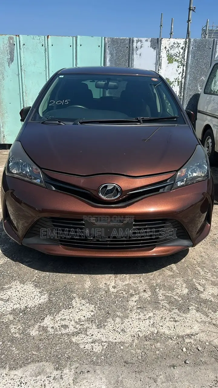 Toyota Vitz 1.3 FWD 5dr 2015 Brown