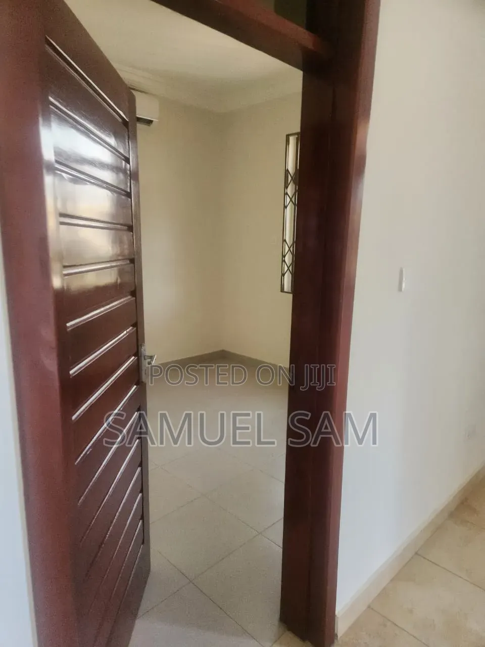 8bdrm House in Tema, Community 25 for rent