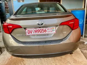 Toyota Corolla SE Special Edition 4dr Sedan (1.8L 4cyl CVT) 2017 Gray