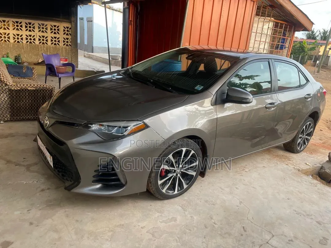 Toyota Corolla SE Special Edition 4dr Sedan (1.8L 4cyl CVT) 2017 Gray