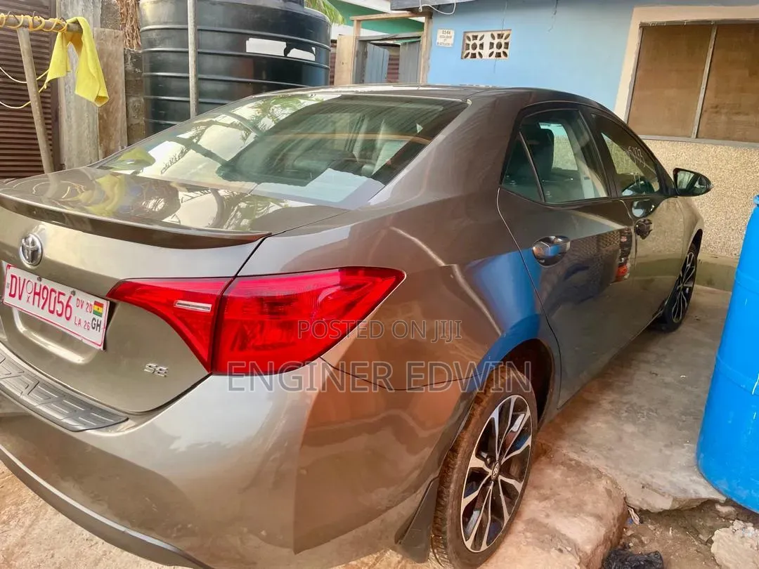Toyota Corolla SE Special Edition 4dr Sedan (1.8L 4cyl CVT) 2017 Gray