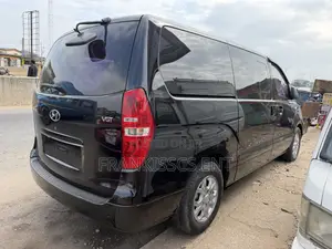 Hyundai Starex 2015 Black