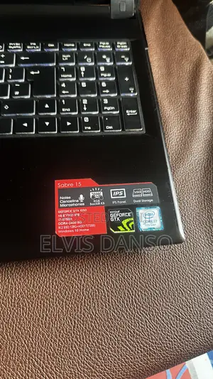 Laptop Gigabyte Sabre 15 16GB Intel Core i7 HDD+SSD 1T