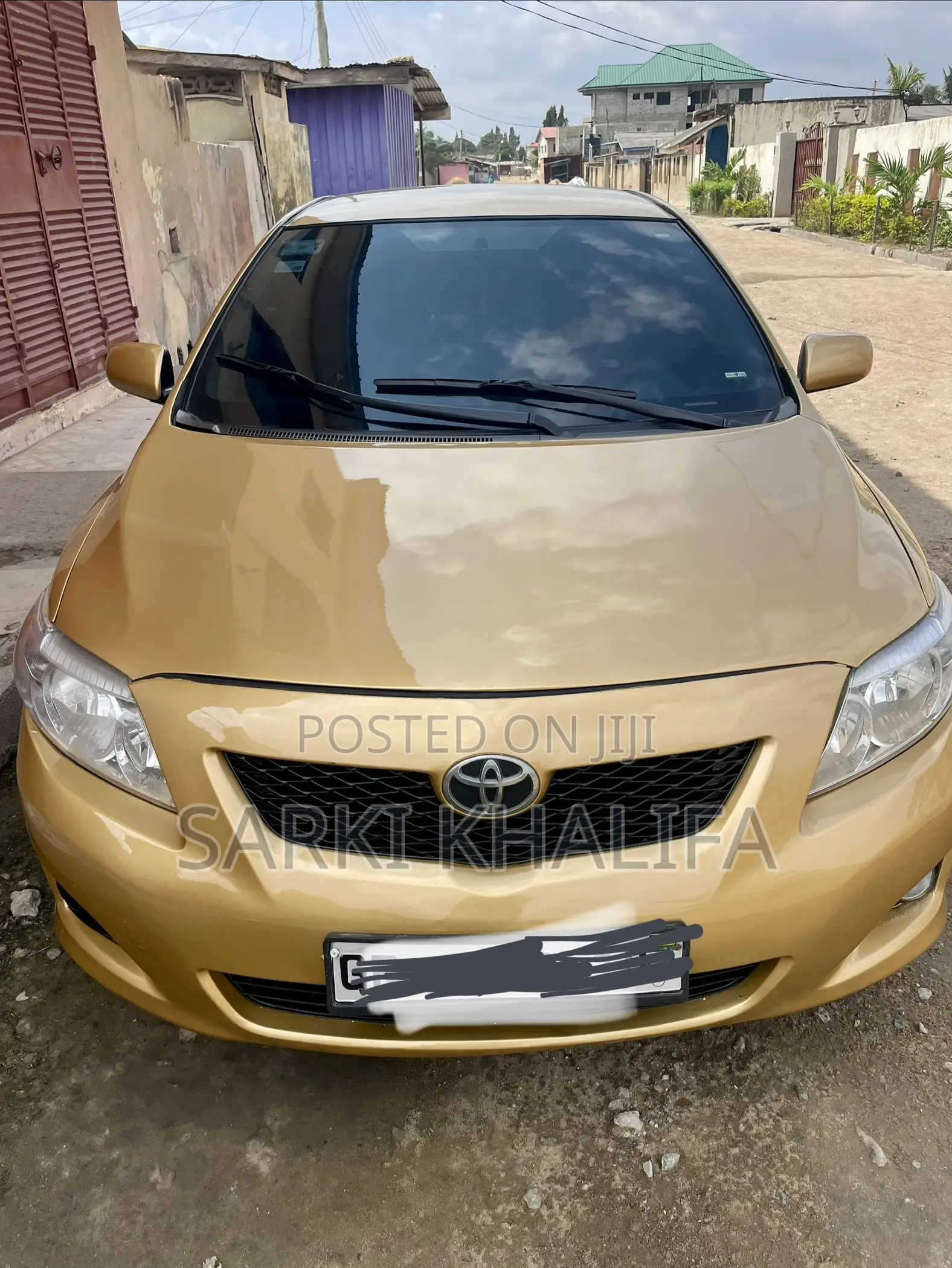 Toyota Corolla LE 4dr Sedan (1.8L 4cyl 4A) 2010 Gold