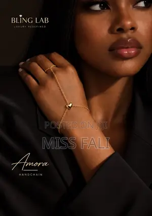 Amora Hand Chain
