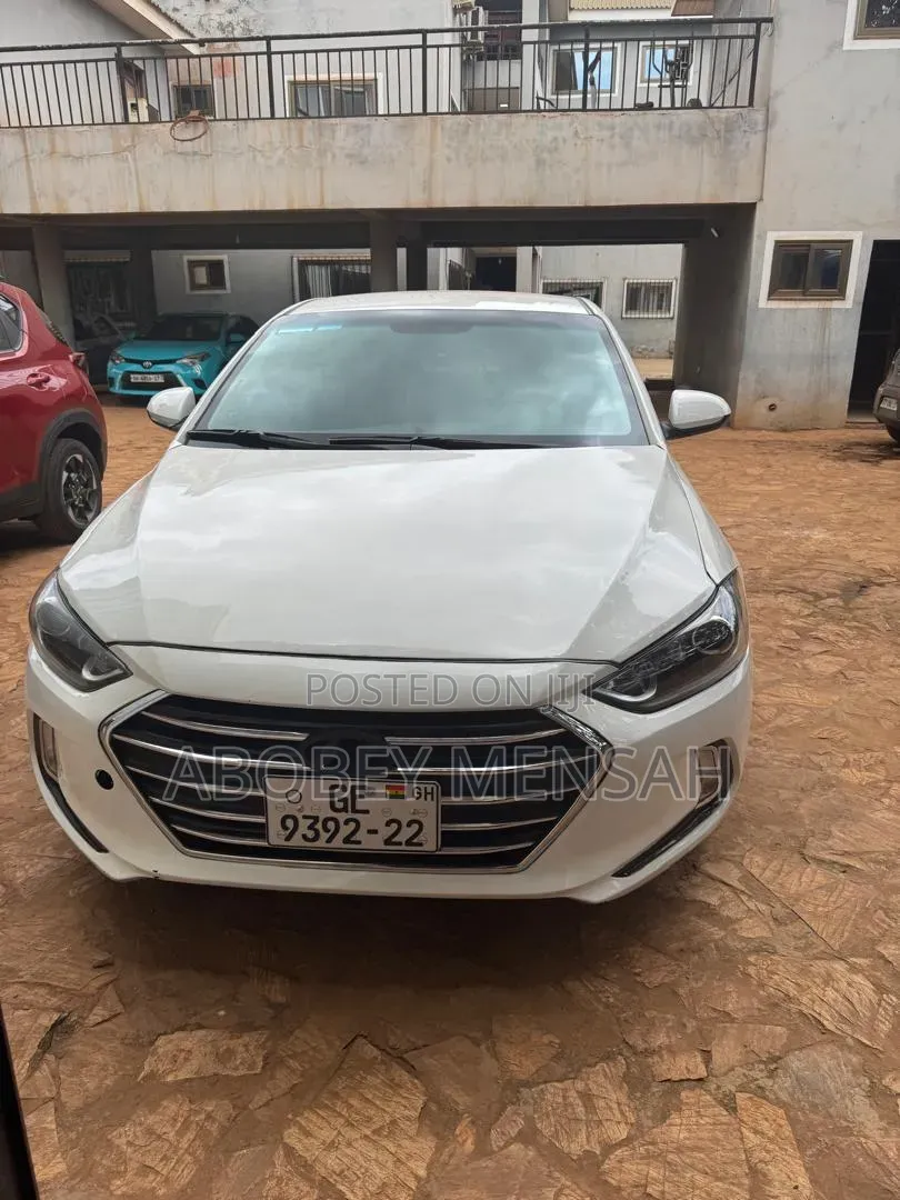 Hyundai Elantra Value Edition Sedan FWD (2.0L 4cyl 6A) 2017 White