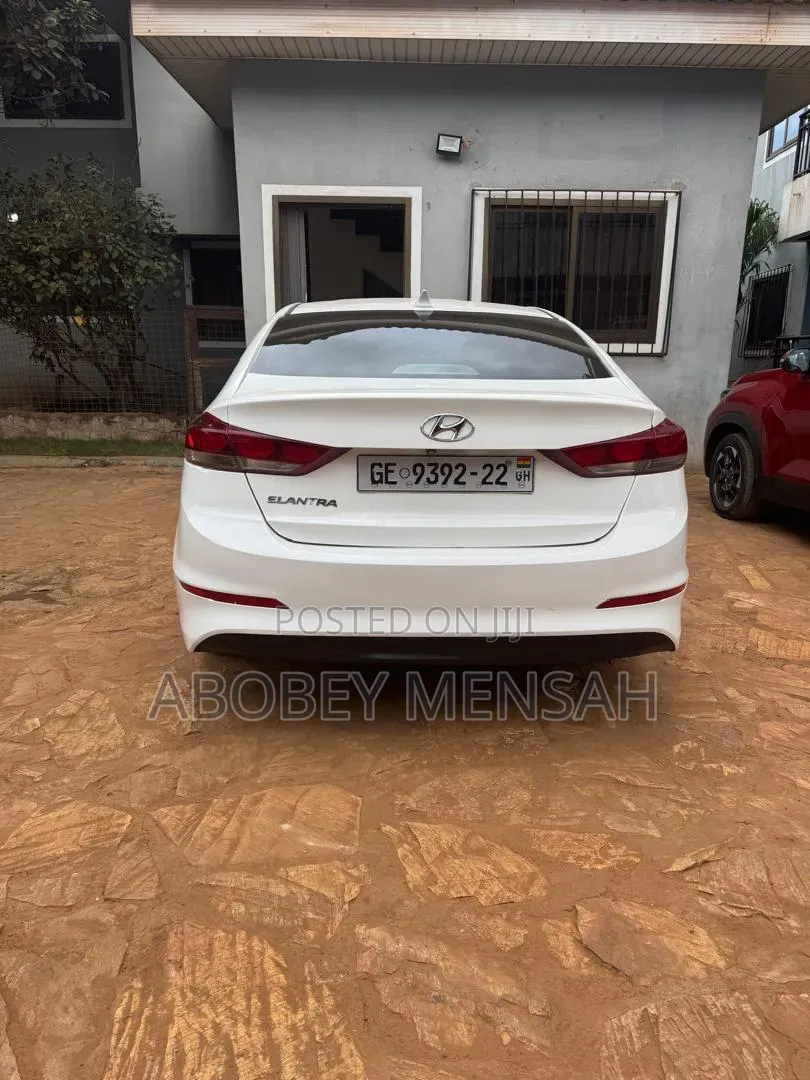 Hyundai Elantra Value Edition Sedan FWD (2.0L 4cyl 6A) 2017 White