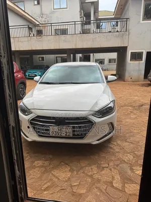 Hyundai Elantra Value Edition Sedan FWD (2.0L 4cyl 6A) 2017 White