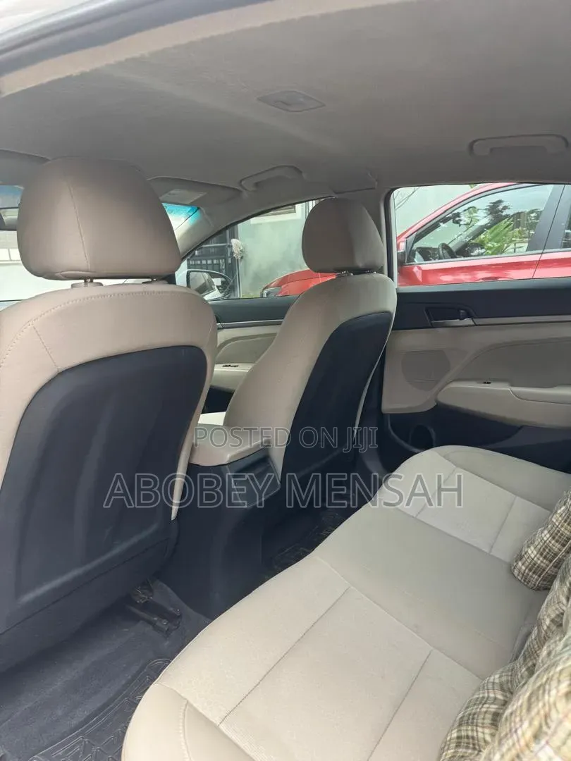 Hyundai Elantra Value Edition Sedan FWD (2.0L 4cyl 6A) 2017 White