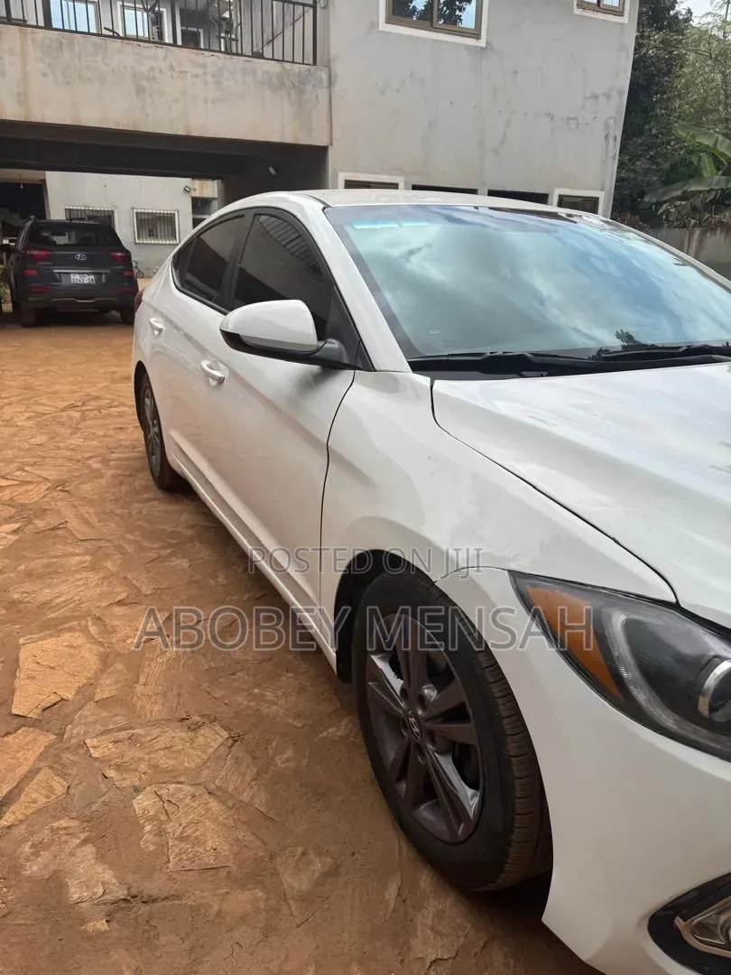 Hyundai Elantra Value Edition Sedan FWD (2.0L 4cyl 6A) 2017 White
