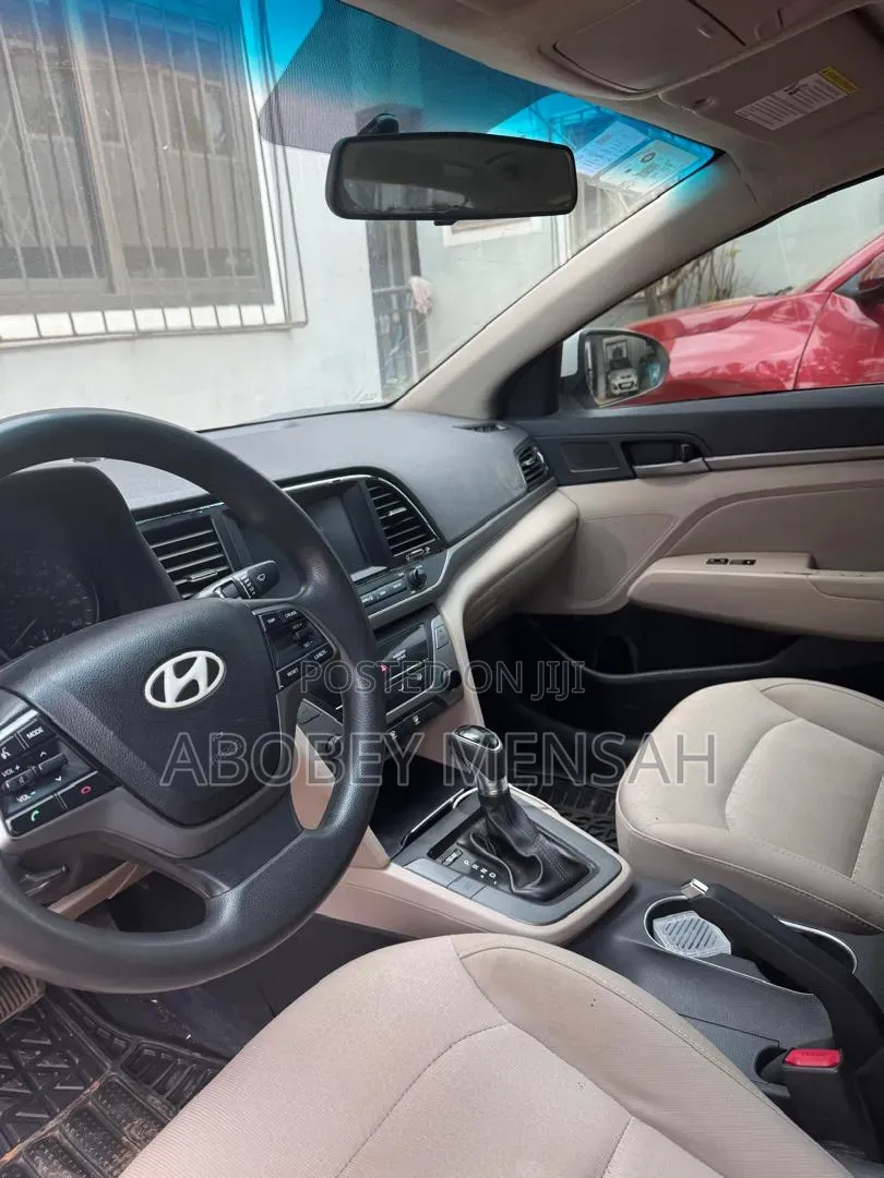 Hyundai Elantra Value Edition Sedan FWD (2.0L 4cyl 6A) 2017 White
