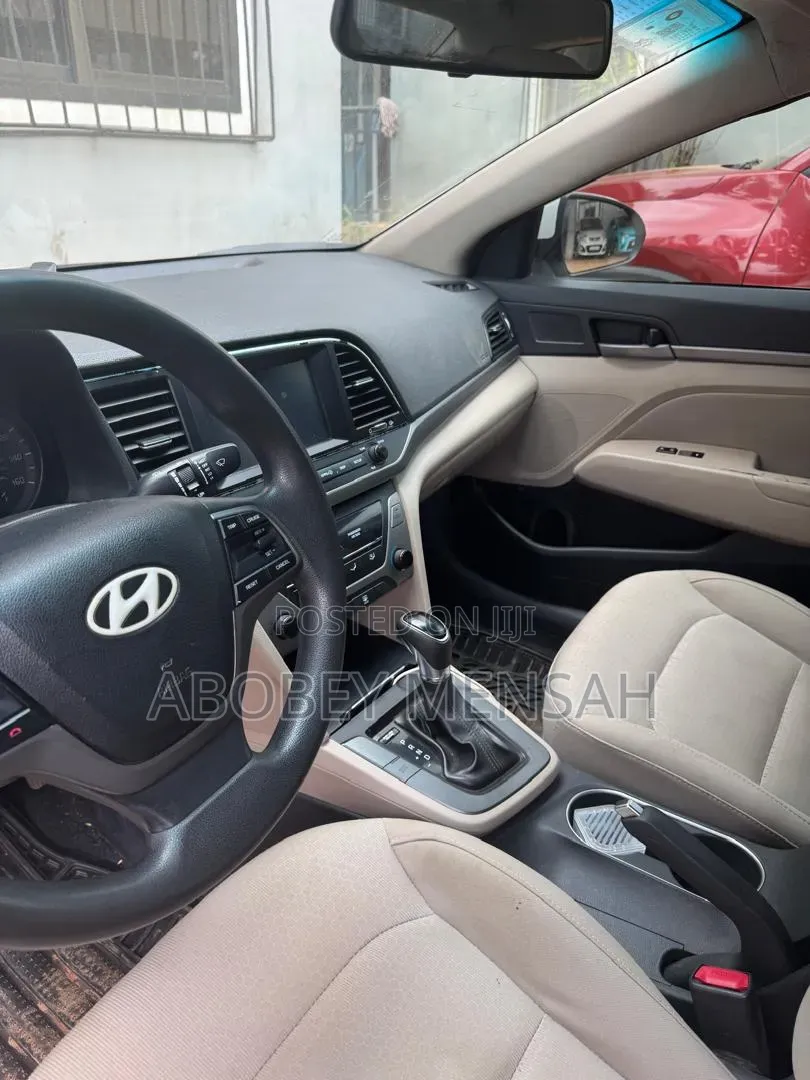Hyundai Elantra Value Edition Sedan FWD (2.0L 4cyl 6A) 2017 White