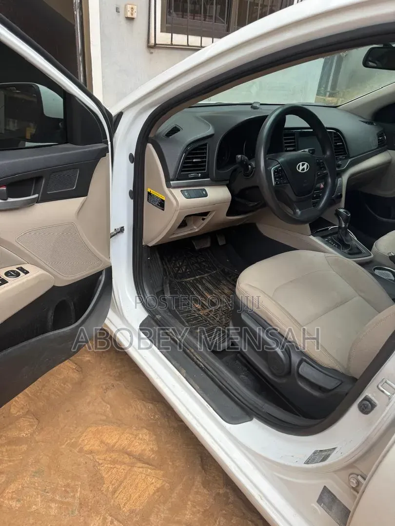 Hyundai Elantra Value Edition Sedan FWD (2.0L 4cyl 6A) 2017 White