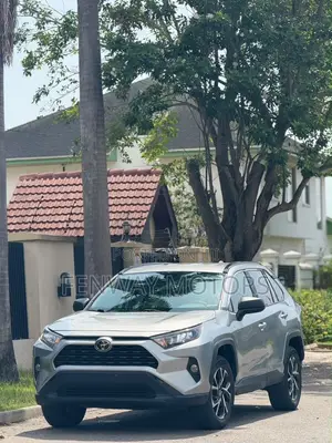 Toyota RAV4 LE 2021 Gray