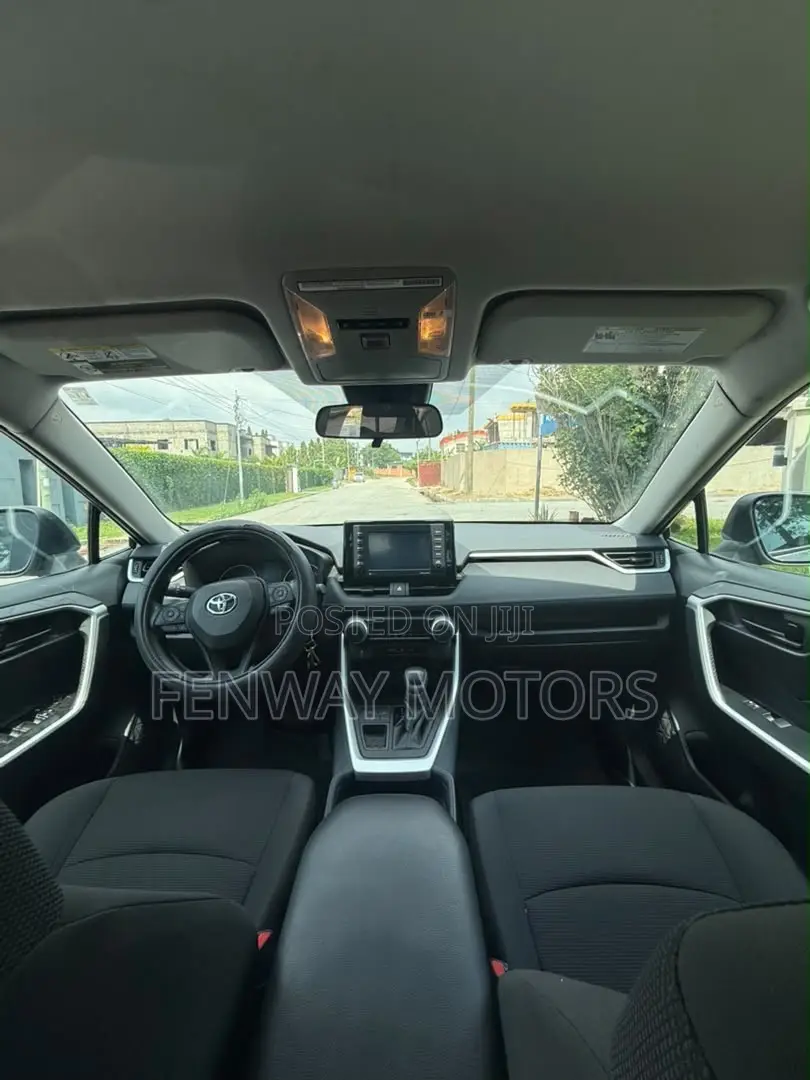 Toyota RAV4 LE 2021 Gray