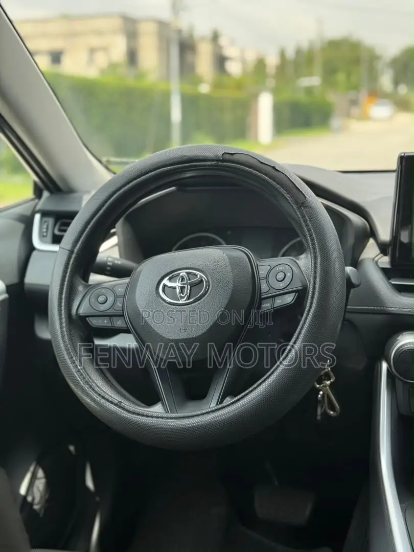 Toyota RAV4 LE 2021 Gray