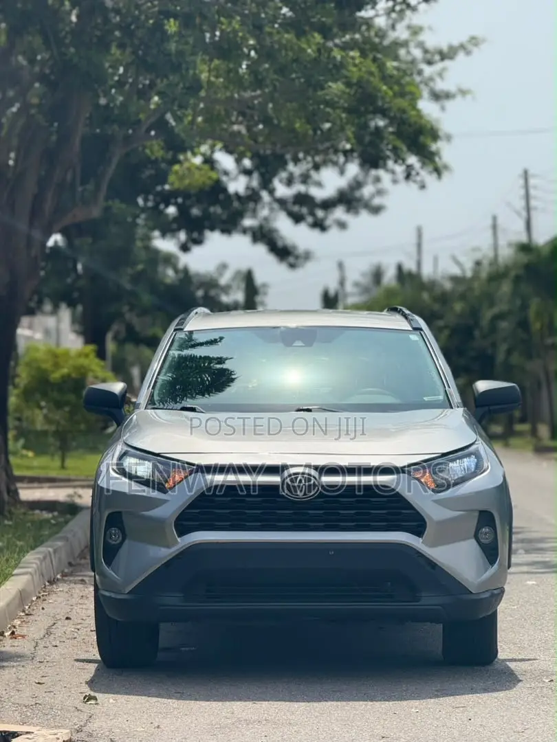 Toyota RAV4 LE 2021 Gray