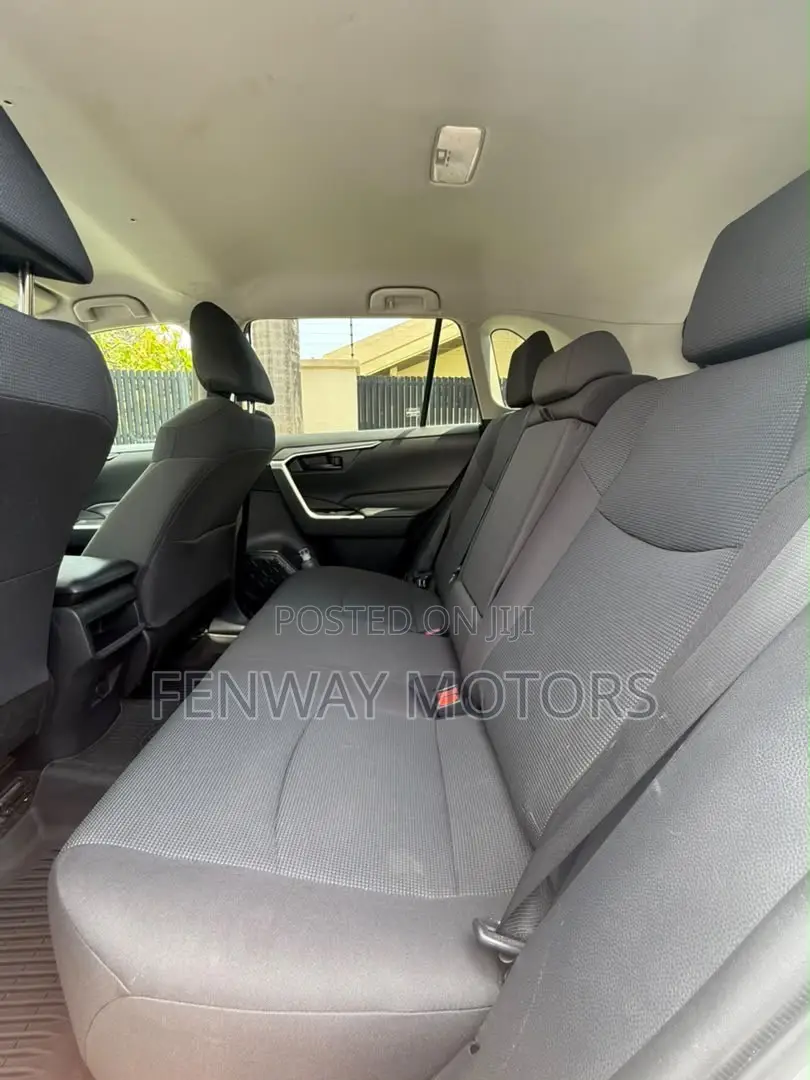 Toyota RAV4 LE 2021 Gray