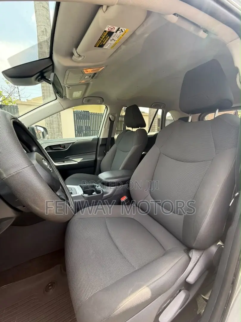 Toyota RAV4 LE 2021 Gray