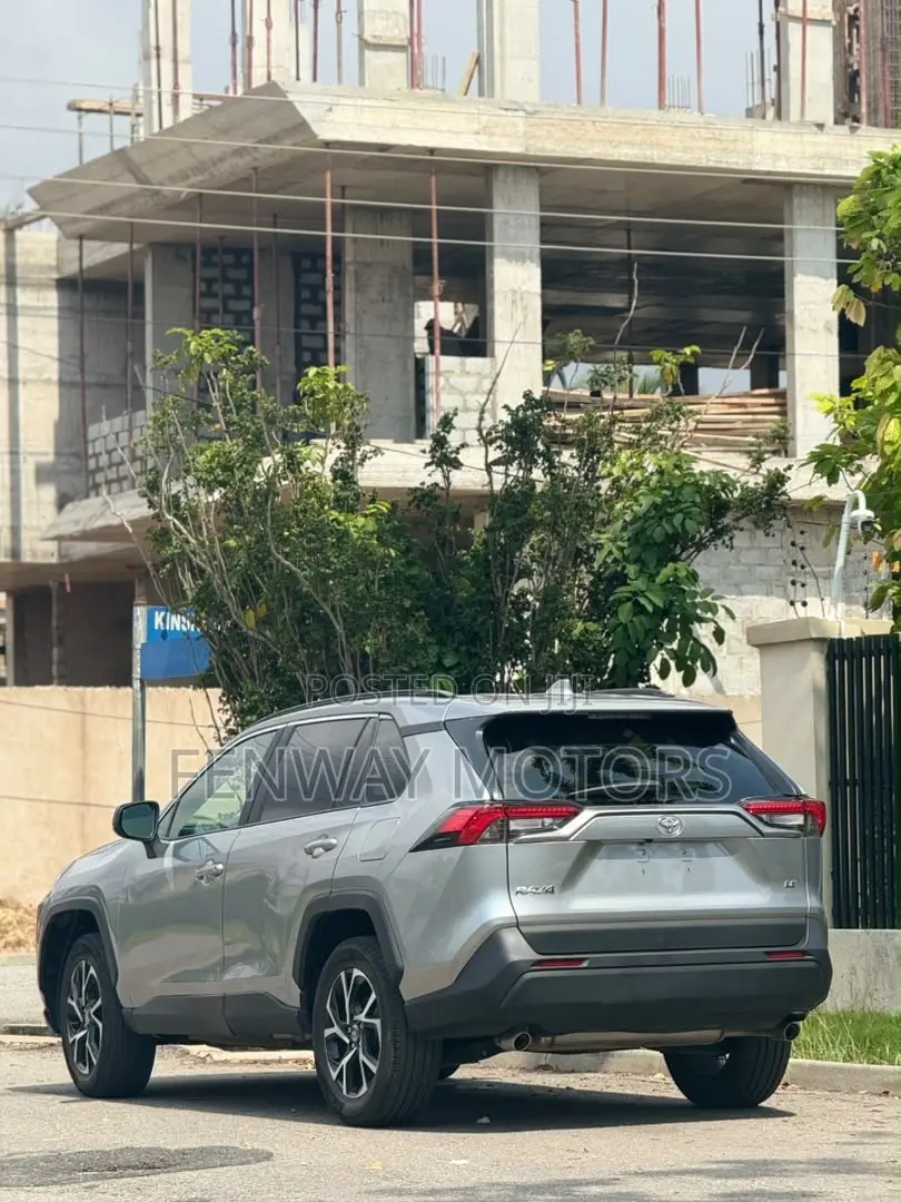 Toyota RAV4 LE 2021 Gray
