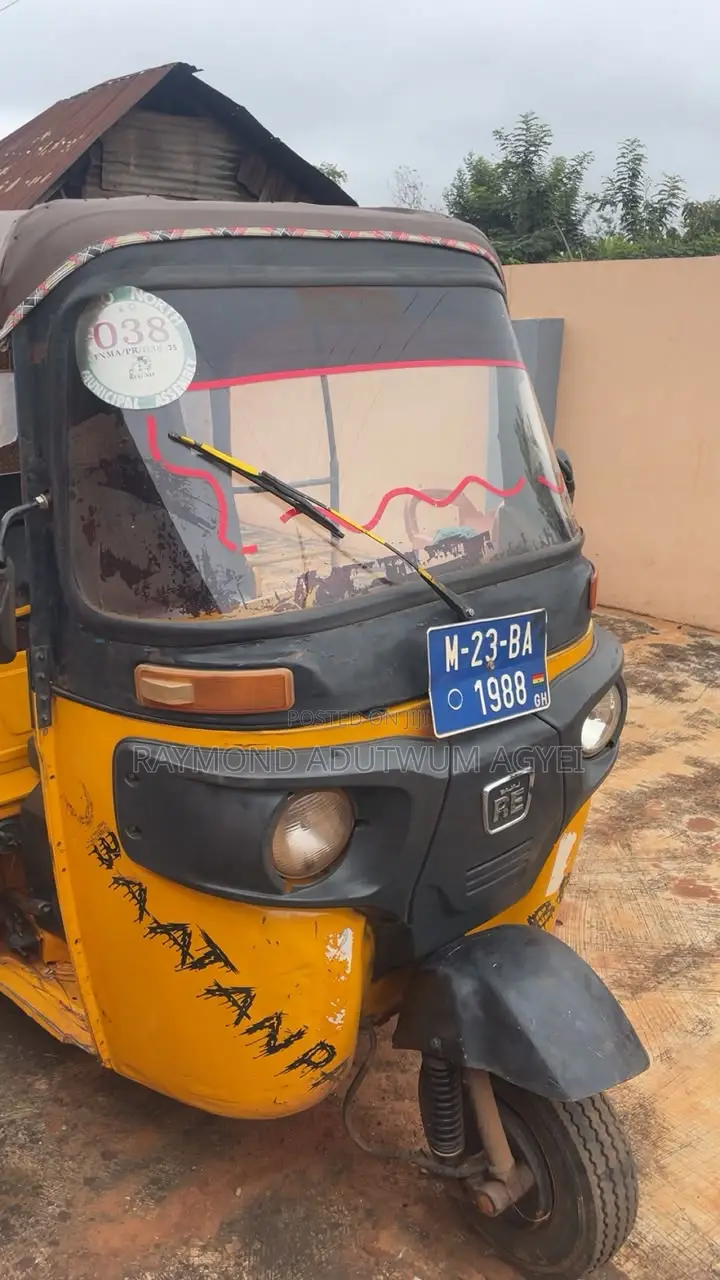 Bajaj RE 2023 Yellow