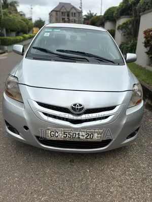 Toyota Yaris 2010 Silver