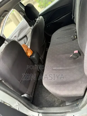 Toyota Yaris 2010 Silver