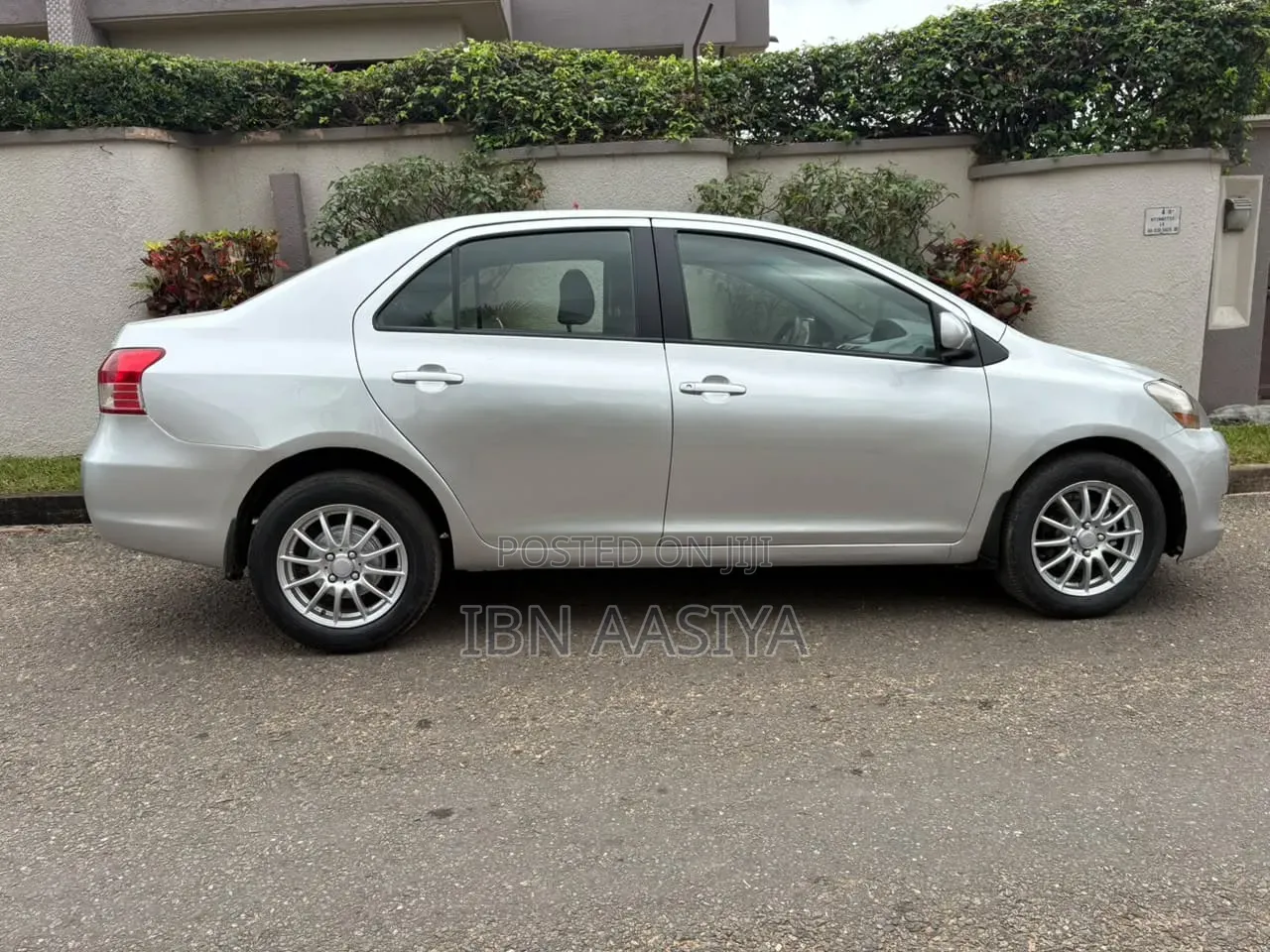Toyota Yaris 2010 Silver