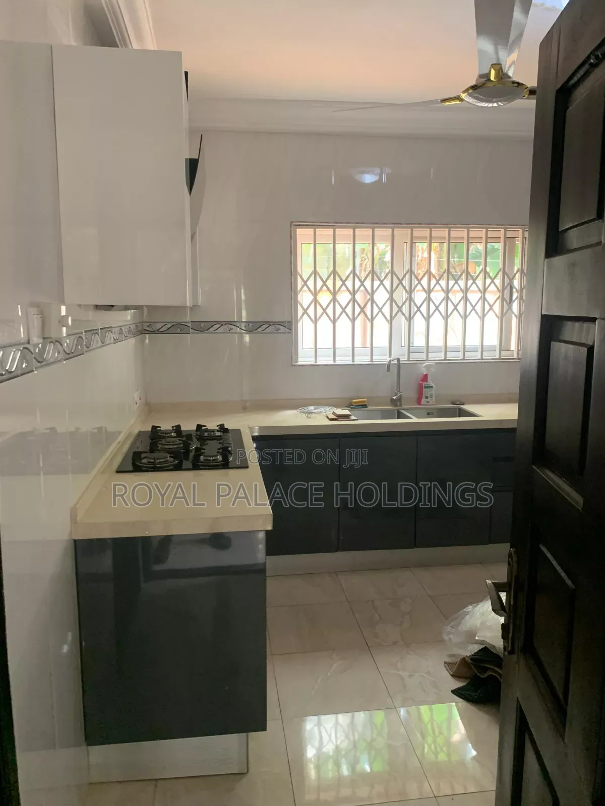 Furnished 7bdrm Duplex in School Junction for rent
