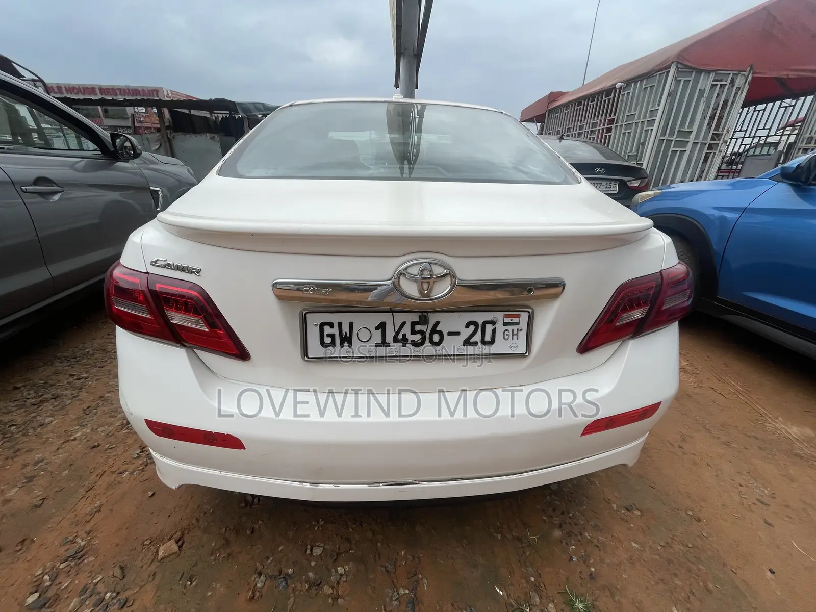 Toyota Camry SE 4dr Sedan (2.5L 4cyl 6A) 2012 White