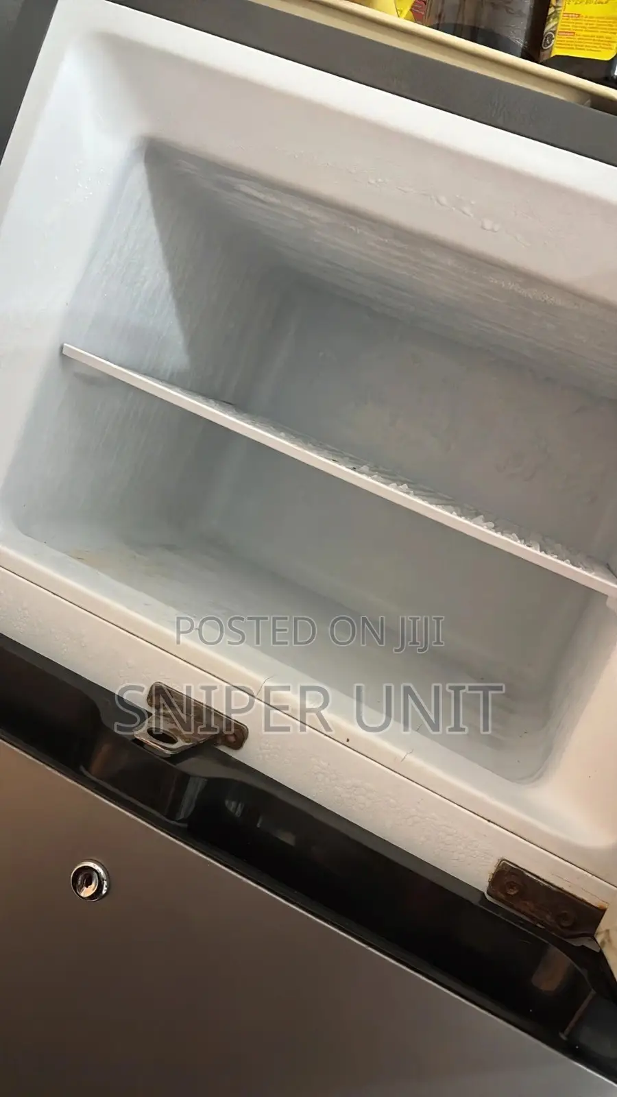 Hisense Double Door Fridge 205L - Top Freezer - Neatly Used - 100%