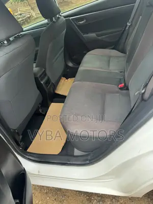Toyota Corolla LE Eco (1.8L 4cyl 2A) 2019 White
