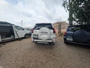 Toyota Land Cruiser Prado 2012 White