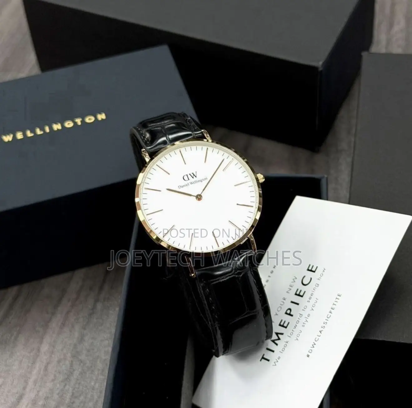 Classic Daniel Wellington–Style Leather Watch