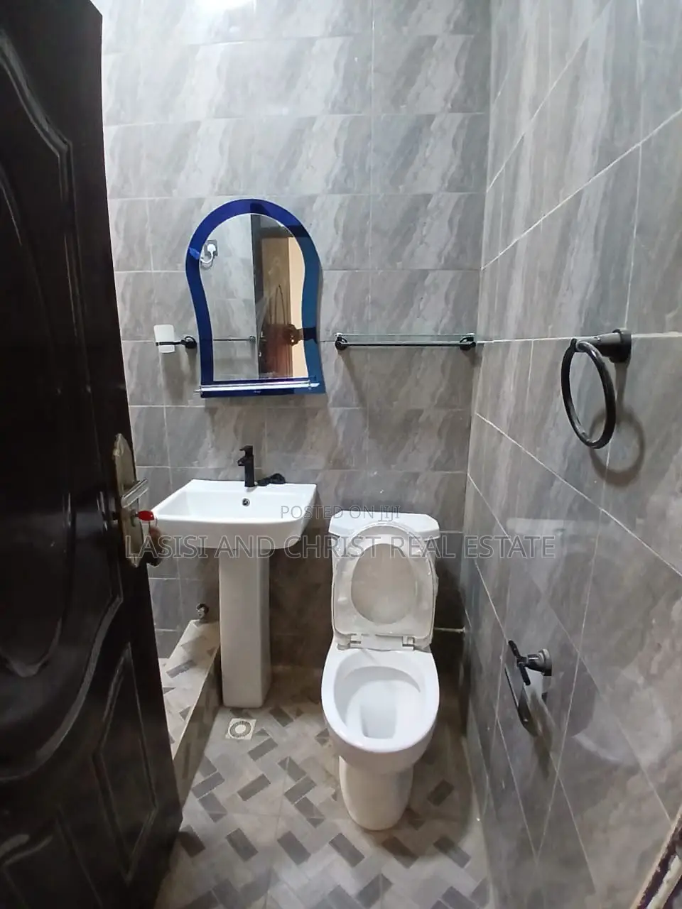 1bdrm Apartment in Lasisi And Christ, Amasaman for rent