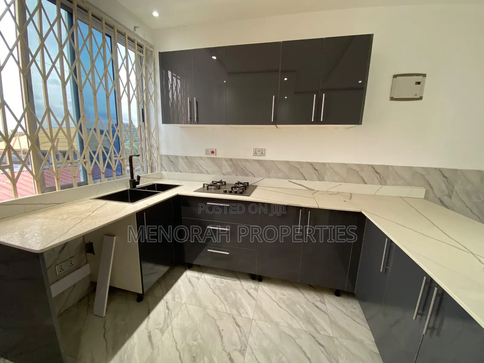 2bdrm Apartment in Ashaley Botwe, School Junction for rent