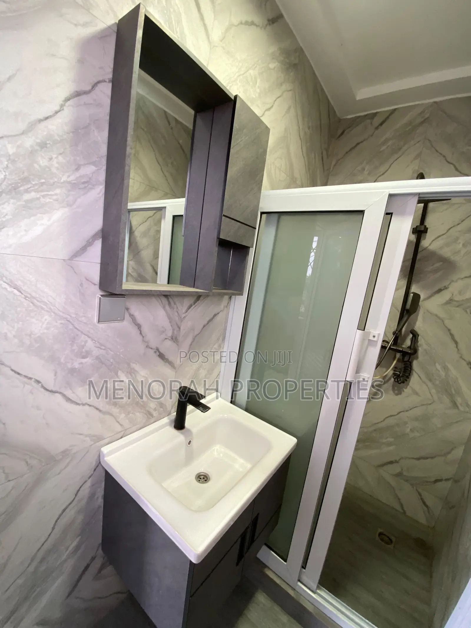 2bdrm Apartment in Ashaley Botwe, School Junction for rent