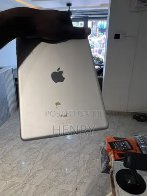 Apple iPad Pro 11 (2018) 64 GB Gray
